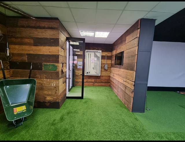 585M² OFFICE FOR SALE IN LONEHILL